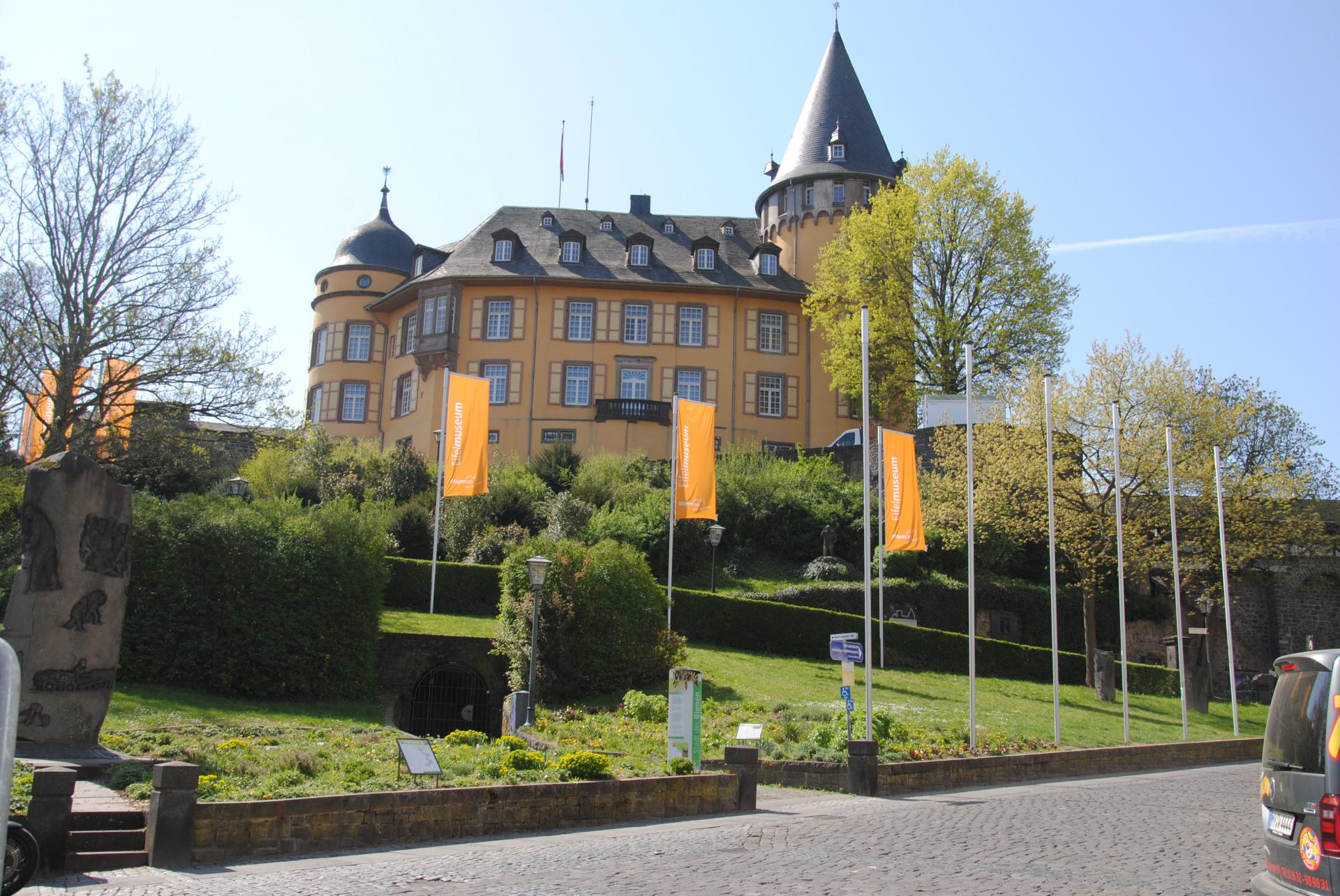 7 blick zur genovevaburg mayen copyright stadt mayen